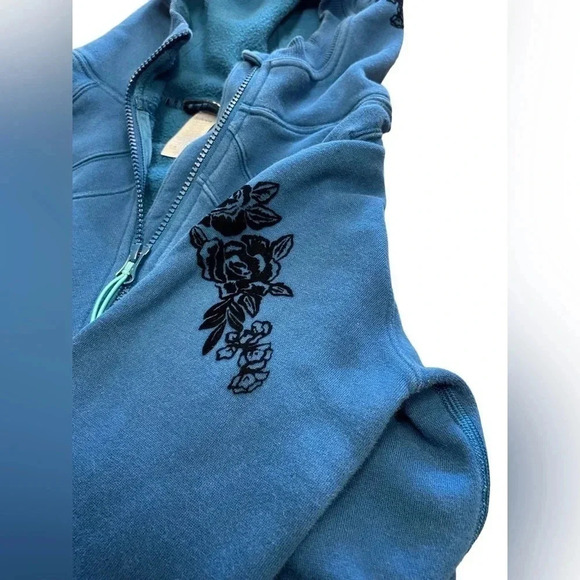Ivivva Lululemon Blue Hoodie With Black Velvet Flowers Size  12 - Picture 4 of 9